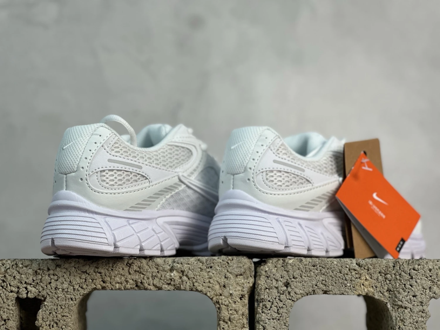 Nike Air Max Moto 2K – Triple White