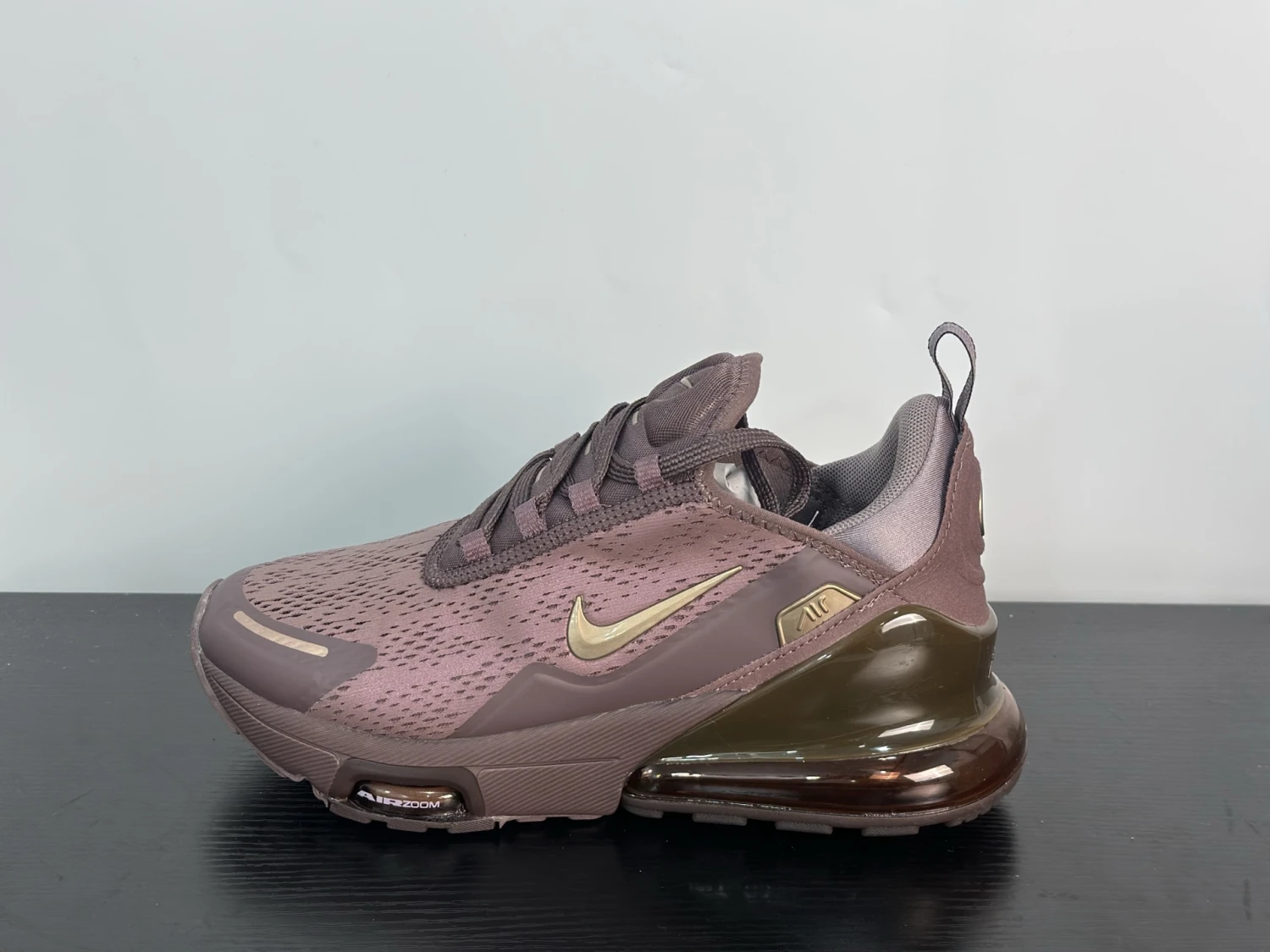 Nike Air Max 270 Sneakers – Brown & Bronze