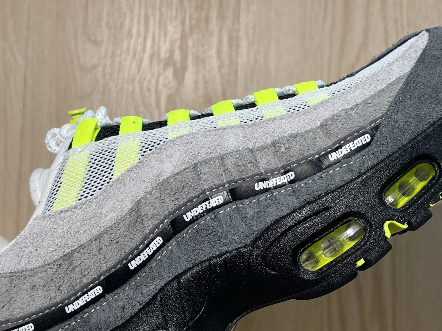 Nike Air Max 95 x Undefeated – Grey Black Volt Edition