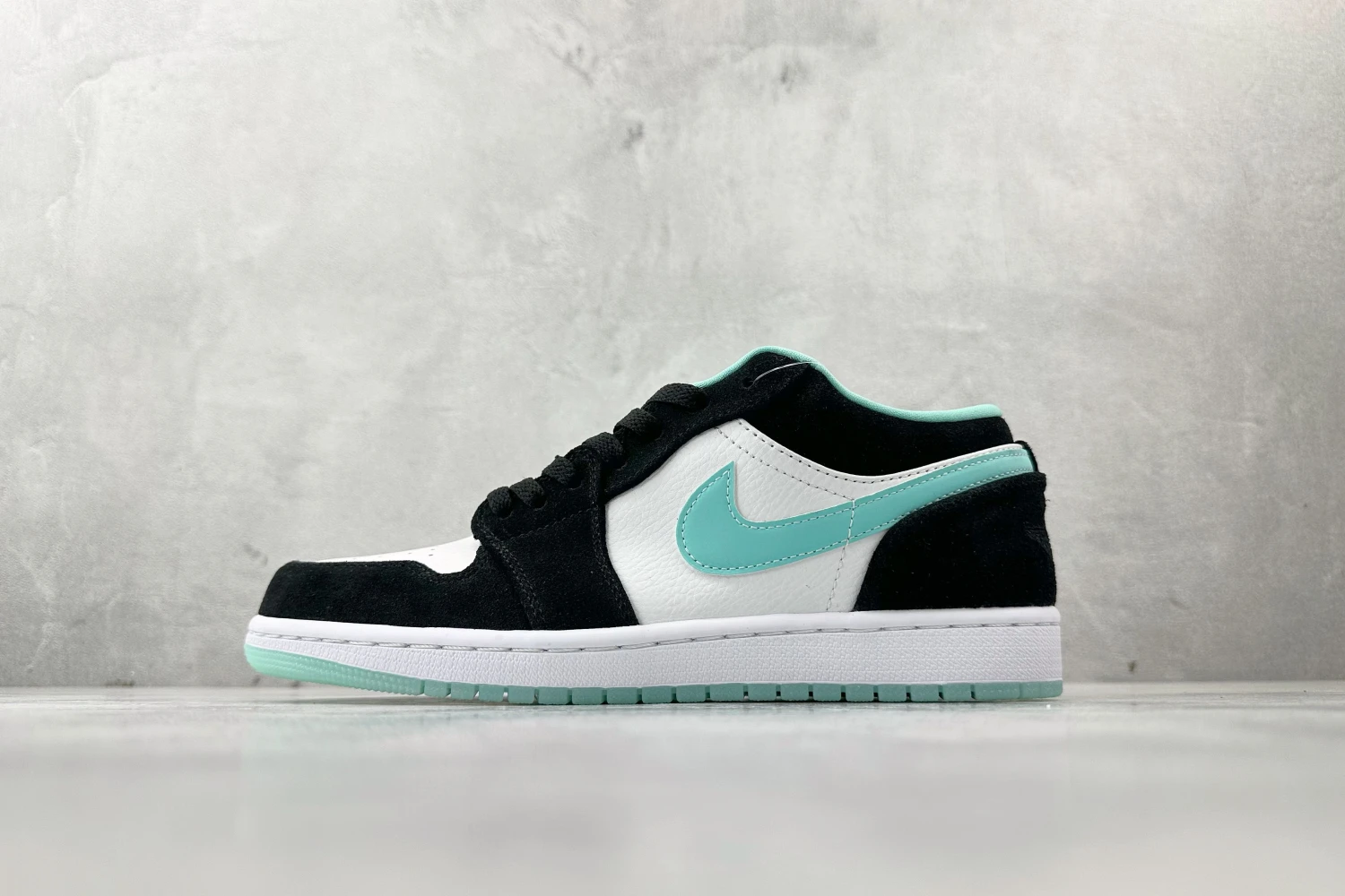 Air Jordan Low Aqua Mint