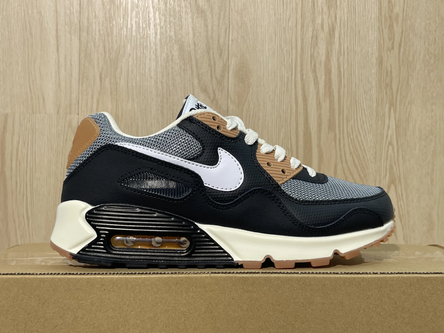 Nike Air Max 1 – Silver / Black / Wheat Brown
