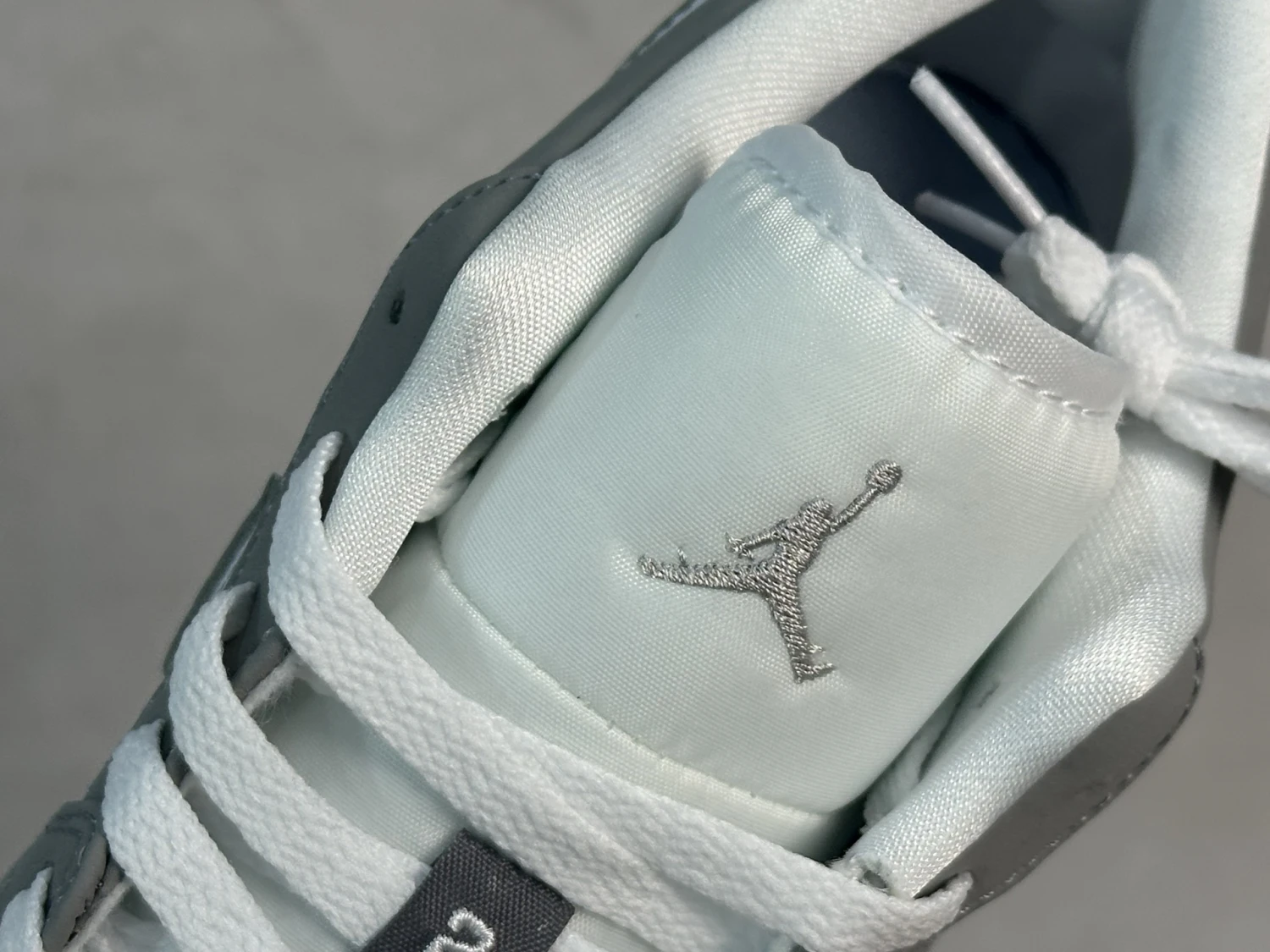 Air Jordan Low – Grey White Edition
