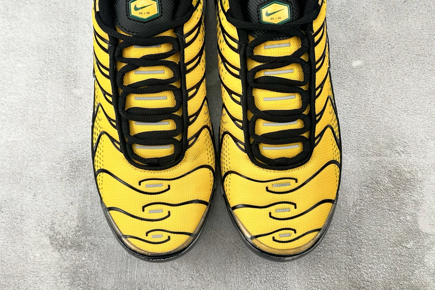 Nike Air Max Plus TN – Yellow & Black