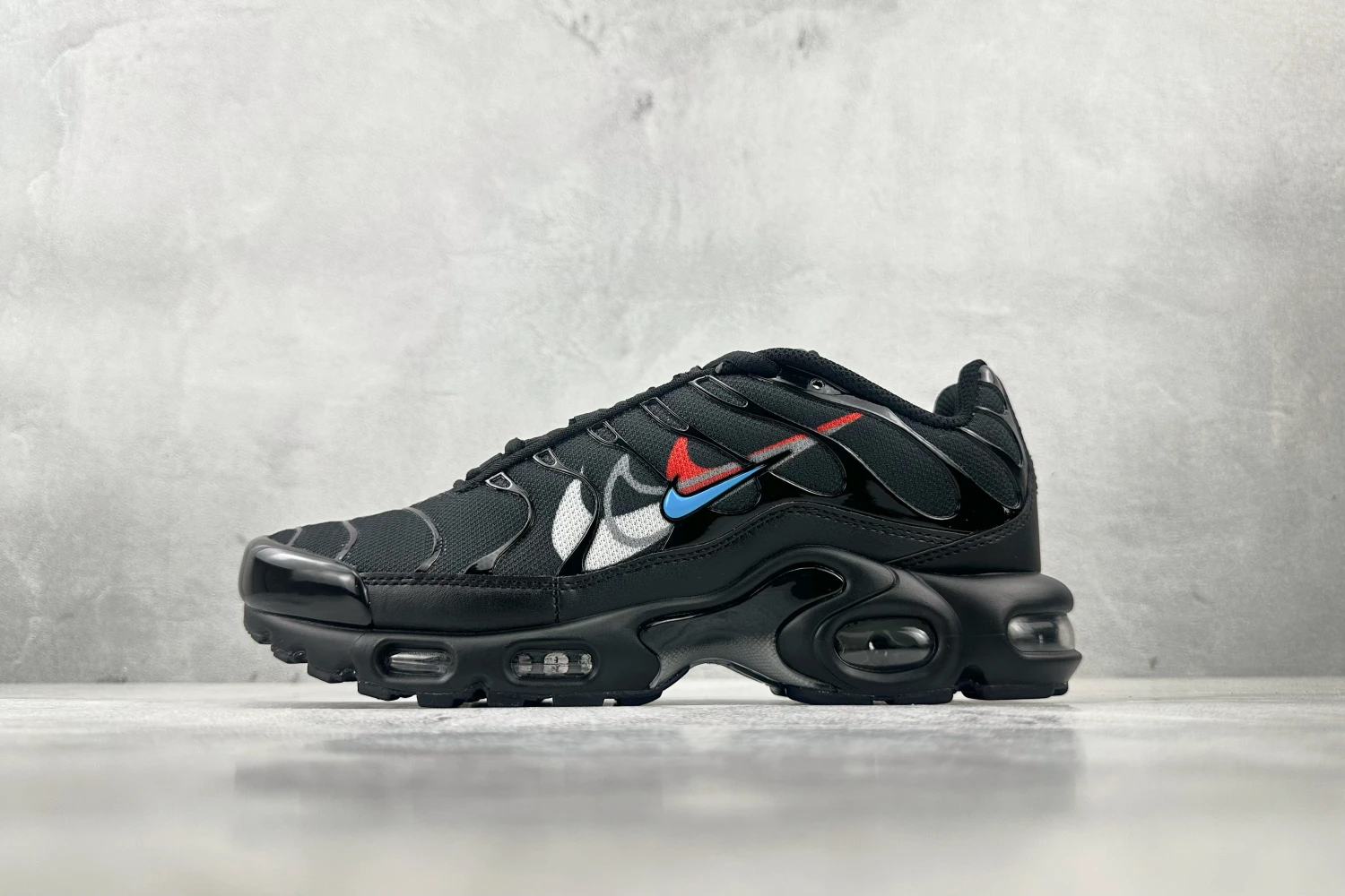 Nike Air Max Plus TN – Black, Red, White & Blue