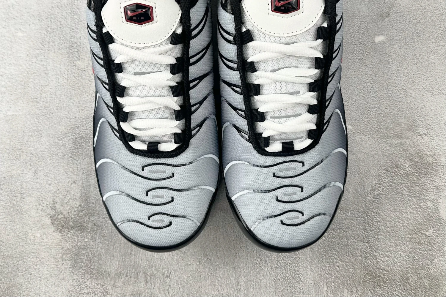 Nike Air Max Plus TN – White / Silver Grey / Black