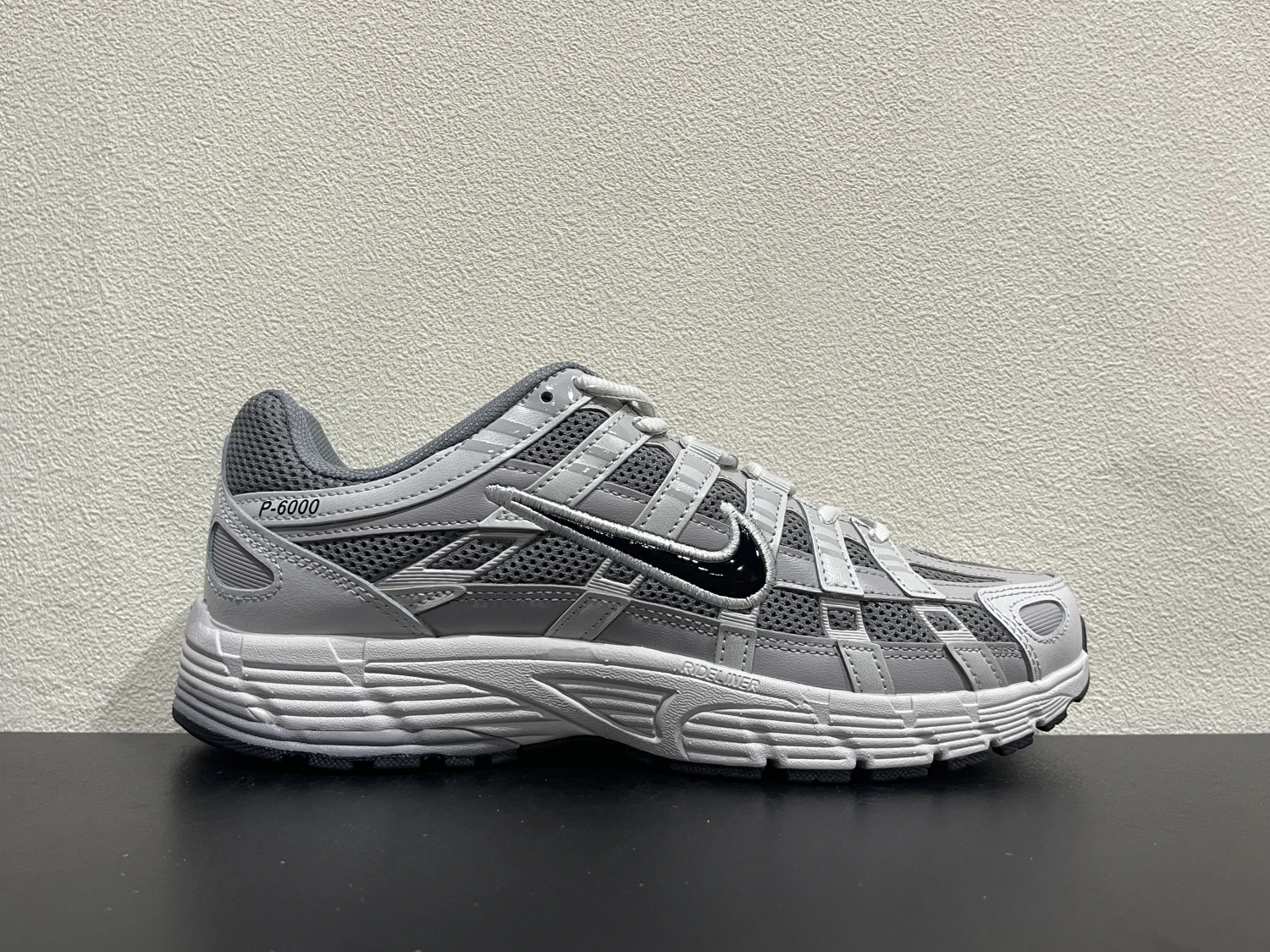 Nike Bomberman Series Sneakers – Grey & Light Grey