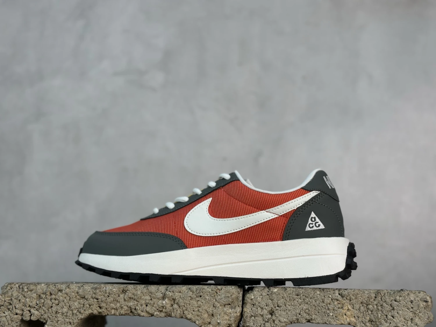 Nike Air Max 1 – Bright Orange, Dark Olive & White