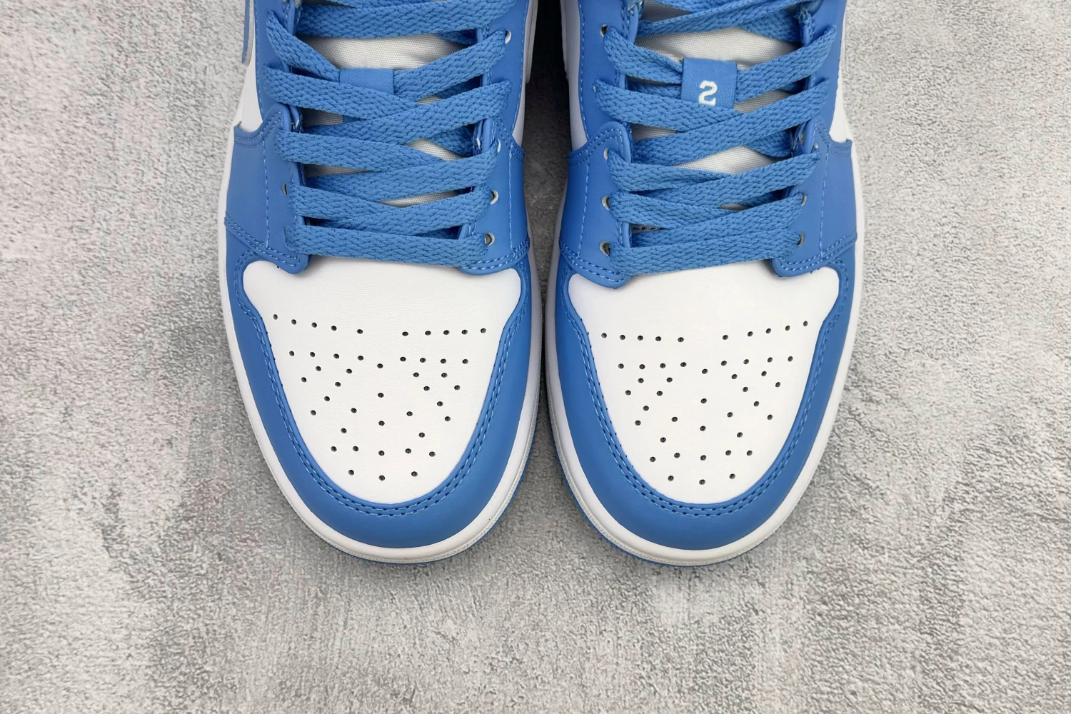 Air Jordan Low University Blue