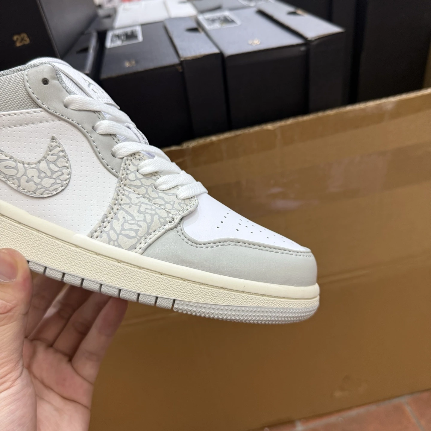 Air Jordan Low – Grey Elephant Edition