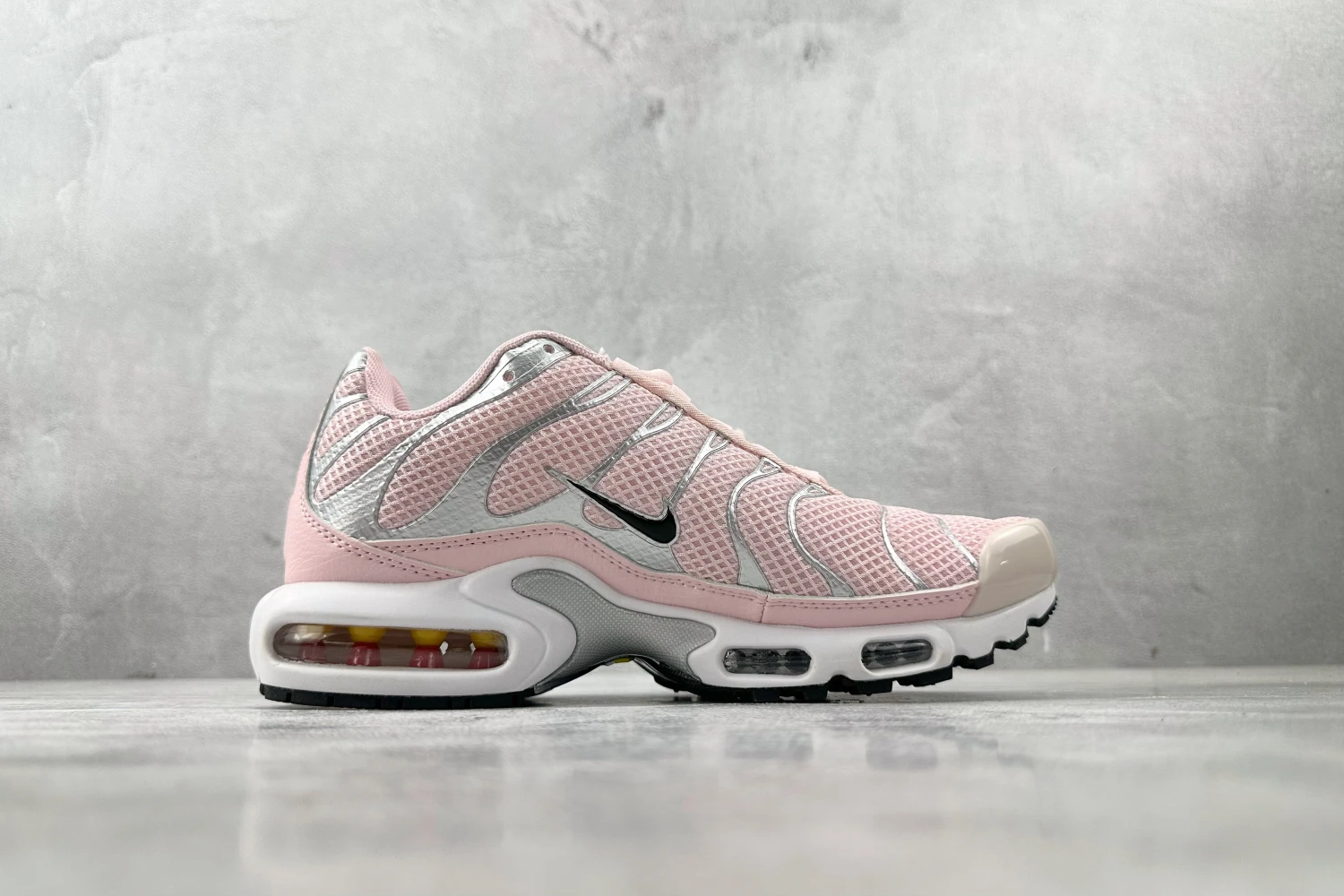 Nike Air Max Plus TN Women's Pink Silver Mesh Running Sneakers