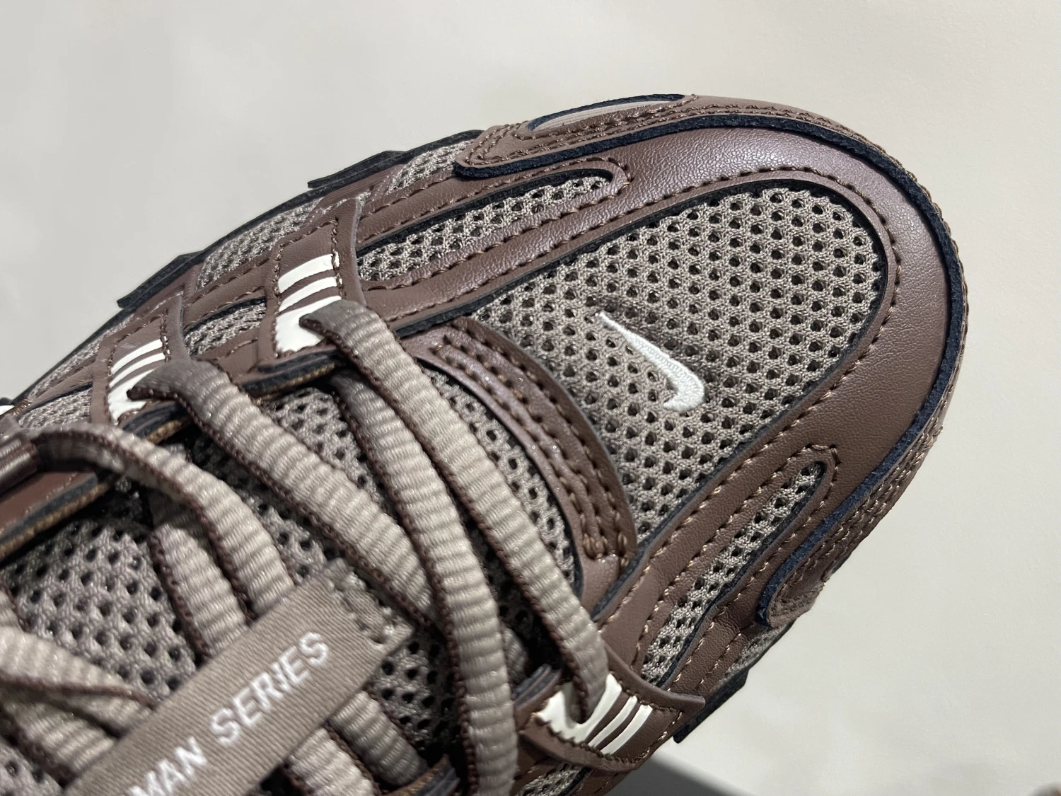 Nike Bomberman Series Sneakers – Chocolate Brown, Taupe & White