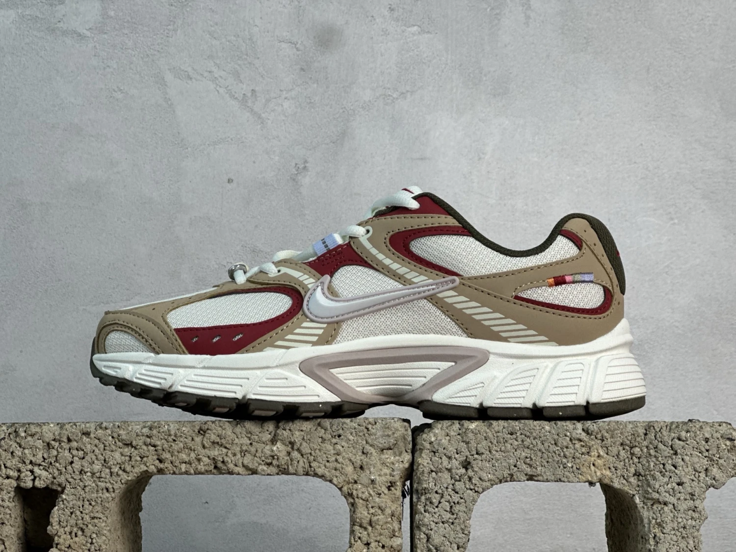Nike Air Max Moto 2K – Cream, Khaki & Deep Red
