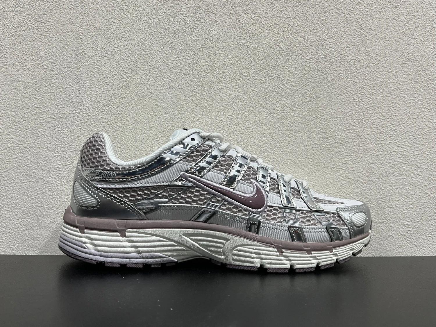 Nike P-6000 Metallic Silver White & Dusty Mauve Running Sneakers – Retro Lifestyle Sports Shoes