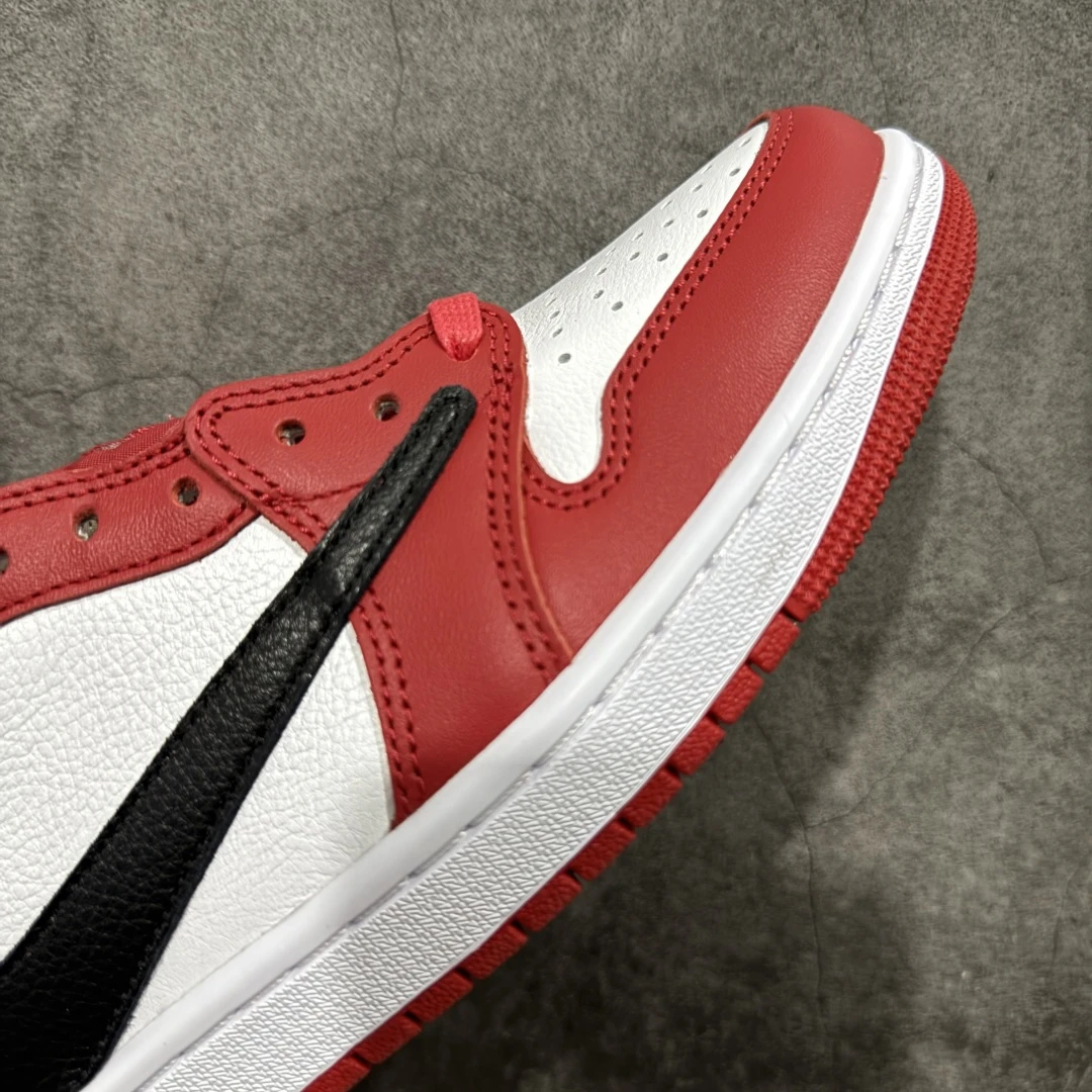Nike Air Crimson Classic