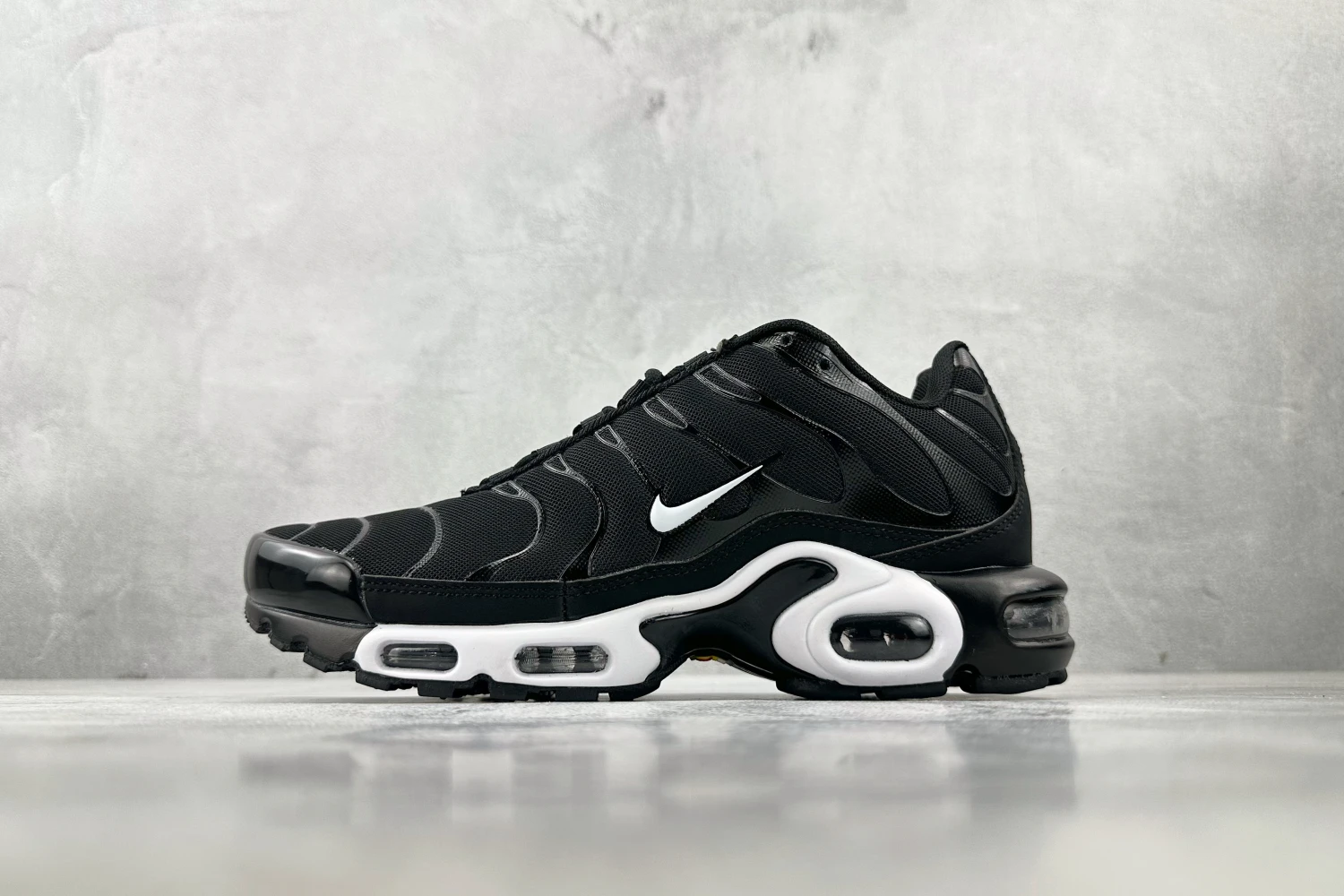 Nike Air Max Plus TN – Triple Black