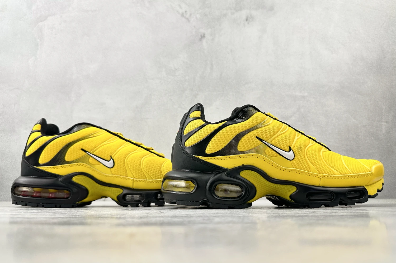 Nike Air Max Plus TN Yellow Black Sneakers