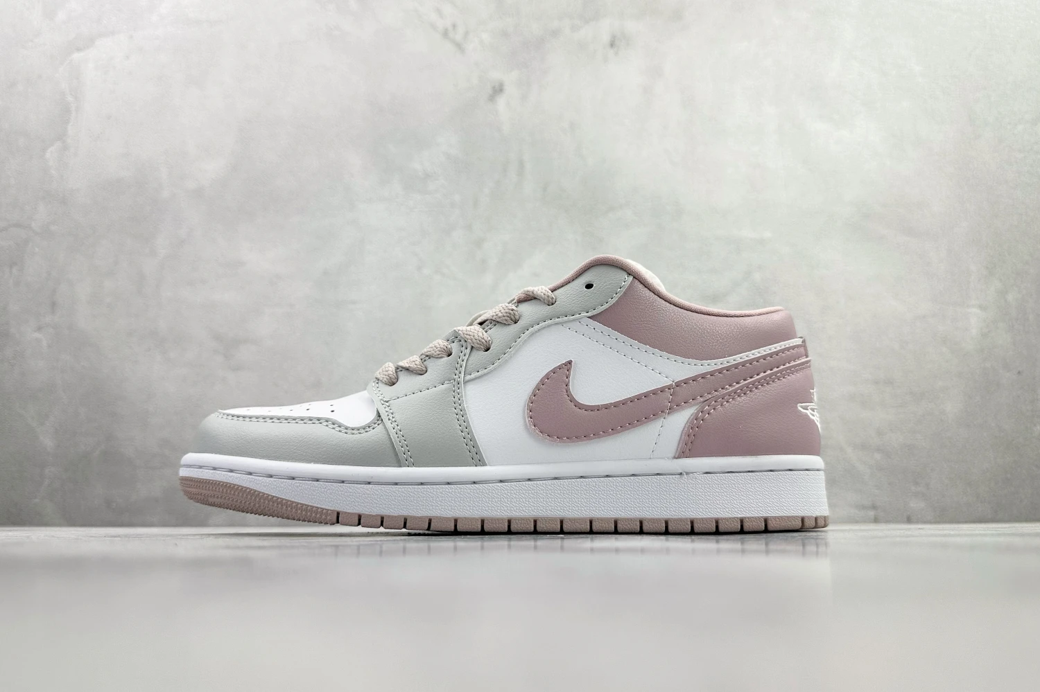 Air Jordan Low Soft Rose
