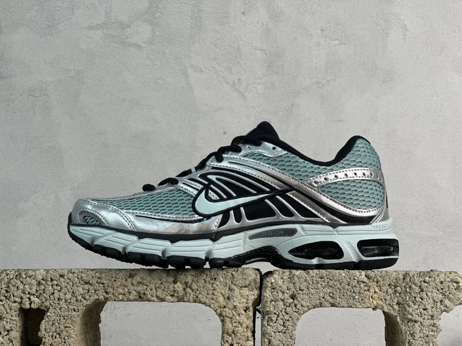 Nike Air Max Moto 2K – Aqua Blue, Metallic Silver & Black
