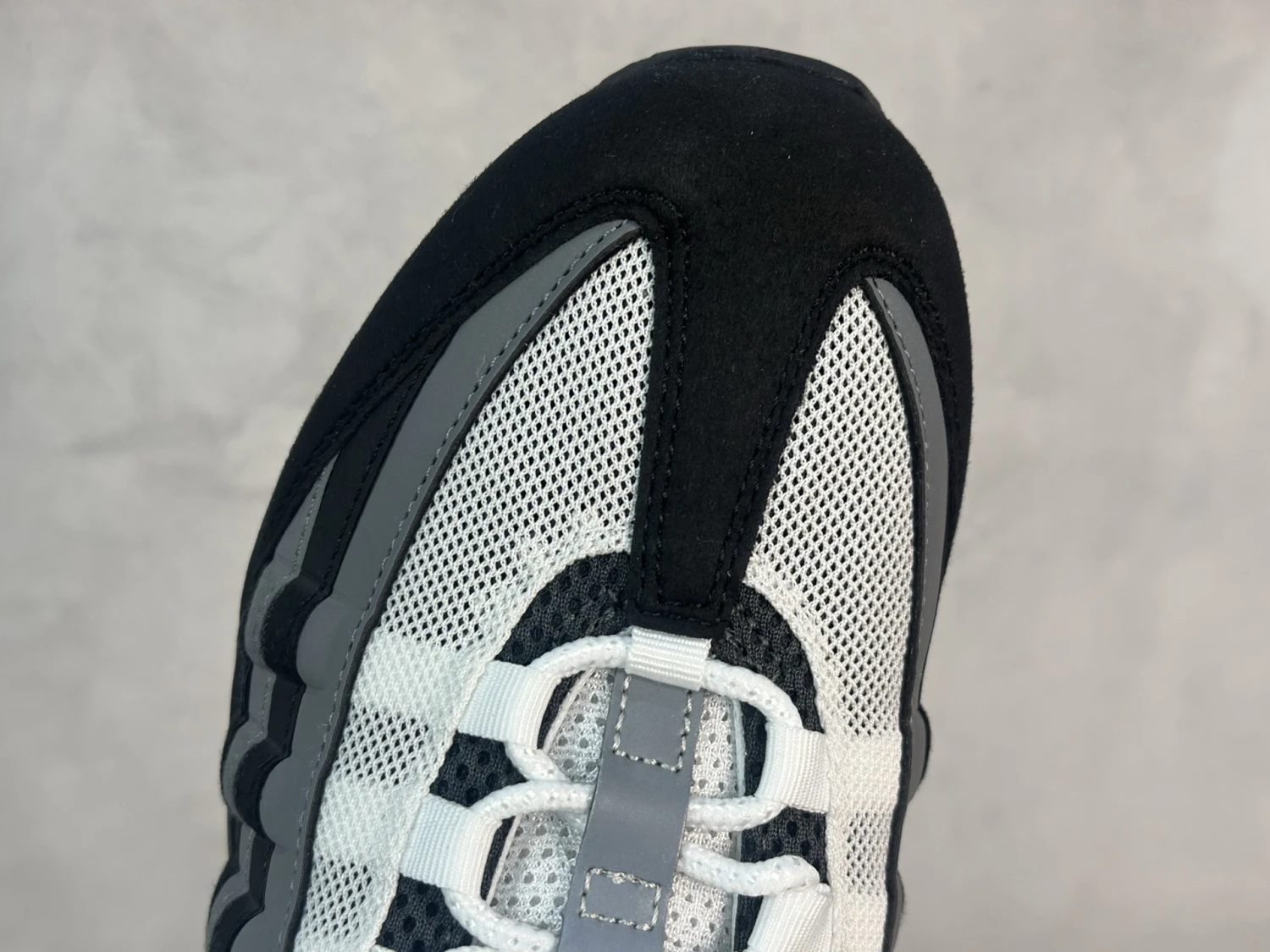 Nike Air Max 95 Sneakers – White, Grey, Black & Orange
