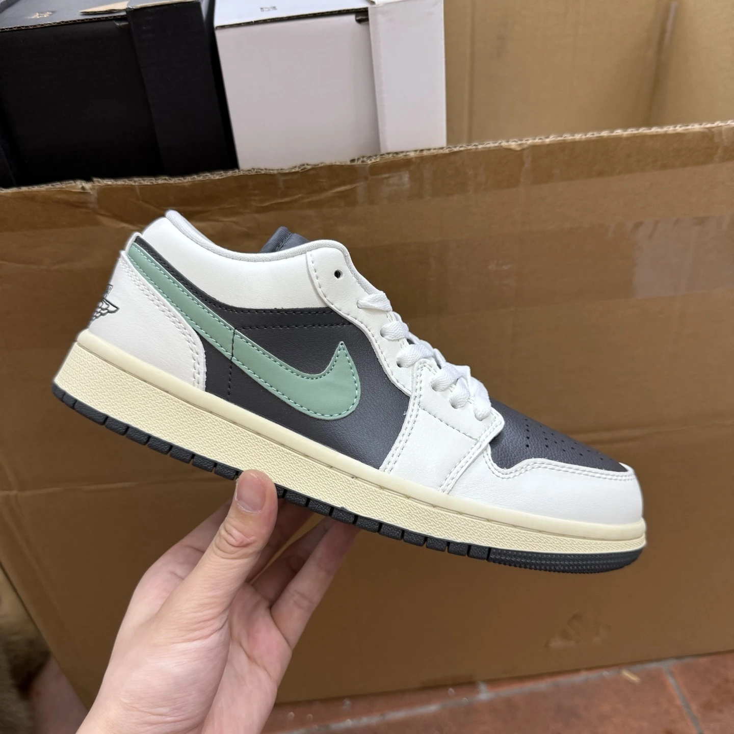 Air Jordan Low – Vintage Black Cream Edition