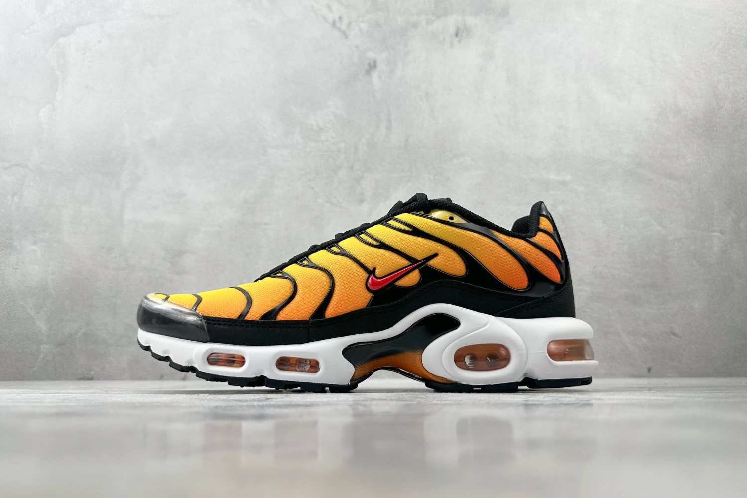 Nike Air Max Plus TN – Yellow, Orange & Black