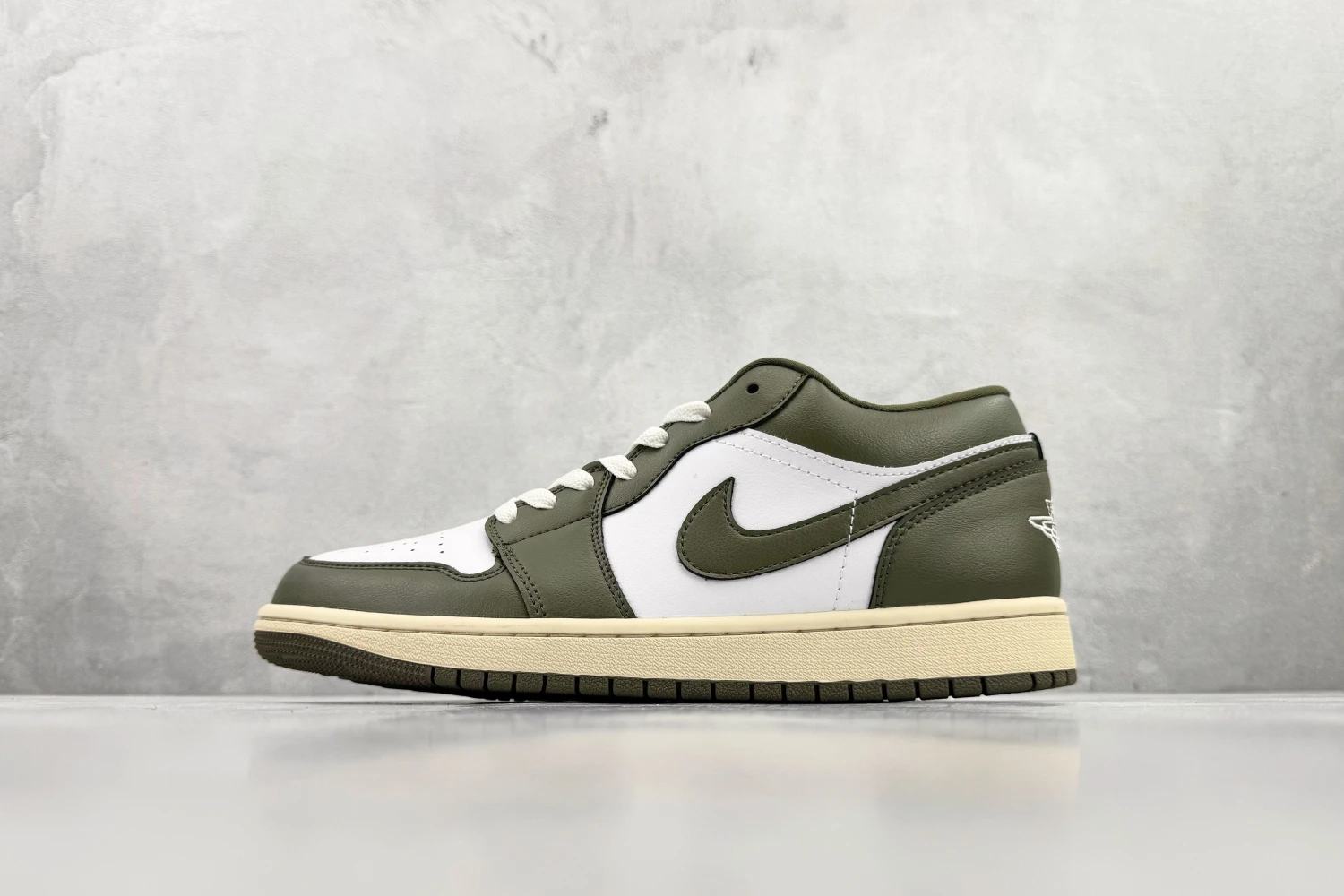 Air Jordan Low Olive Green White
