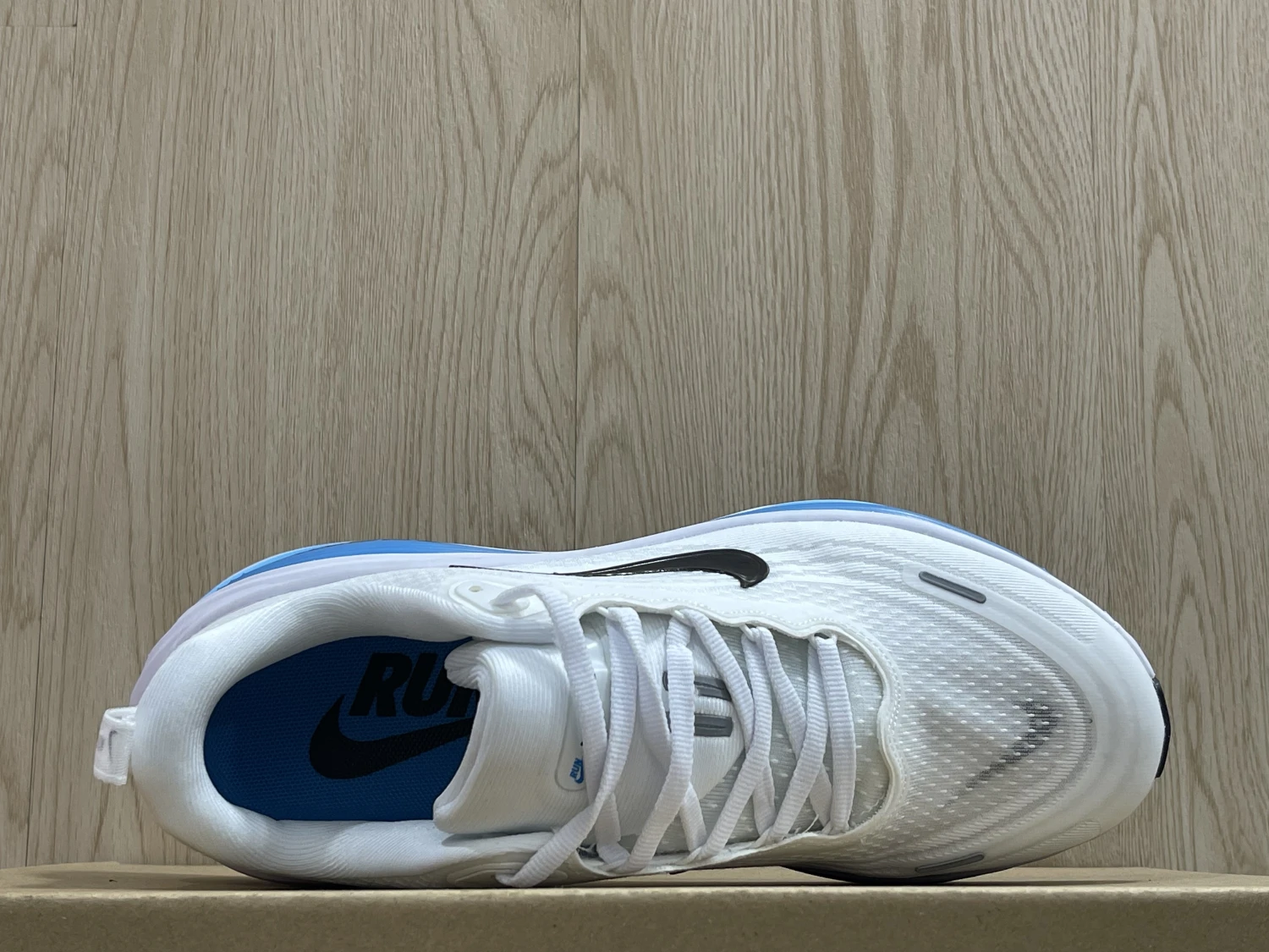 Nike ZoomX AeroFlow Sneakers – White Blue Black