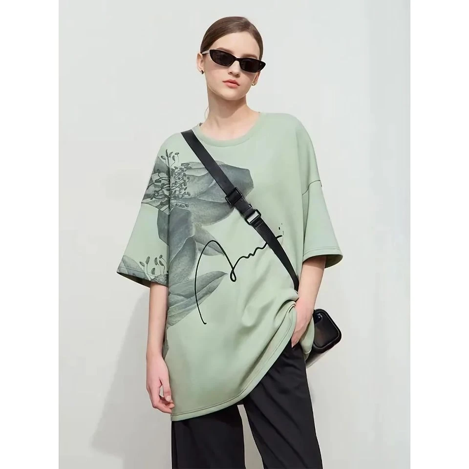 Minimalist Loose Fit Floral Embroidered T-Shirt – Casual O-Neck Half Sleeve