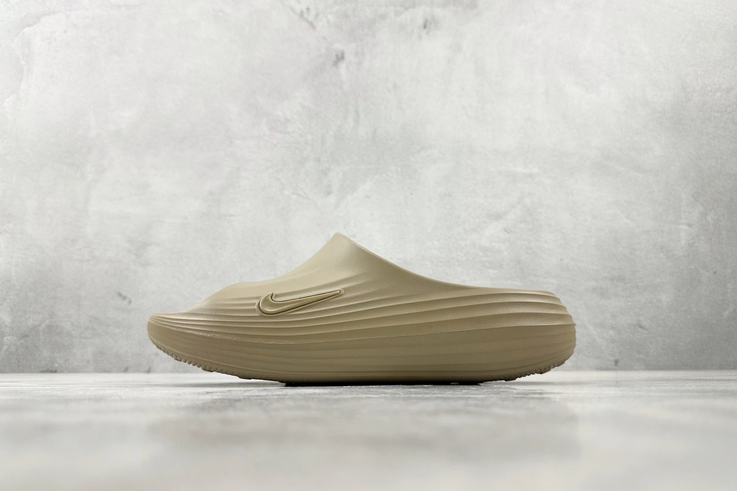 Nike ReactX Slide – Sand Beige