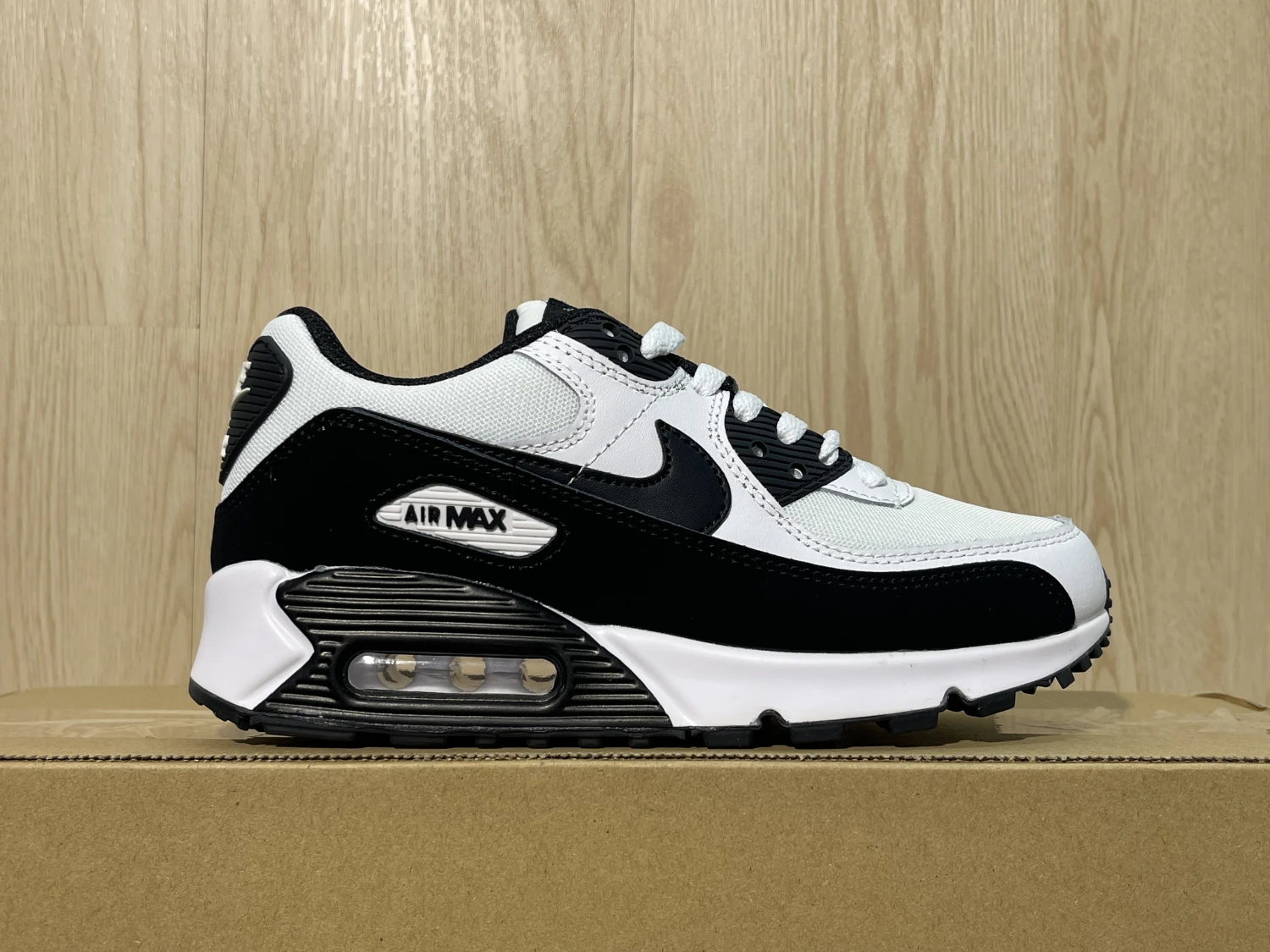 Nike Air Max 90 – White, Black & Pure Platinum