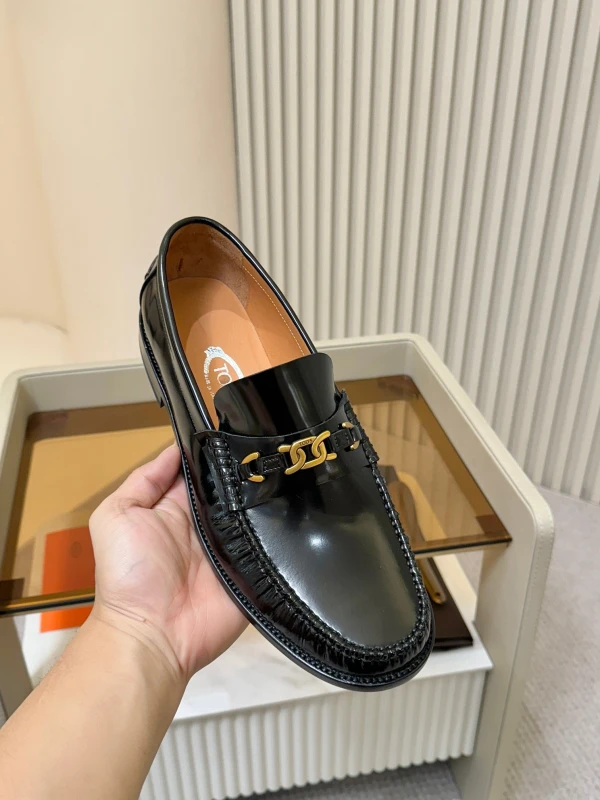 High-Shine Glossy Black Tod's Men's Leather Chain Loafers