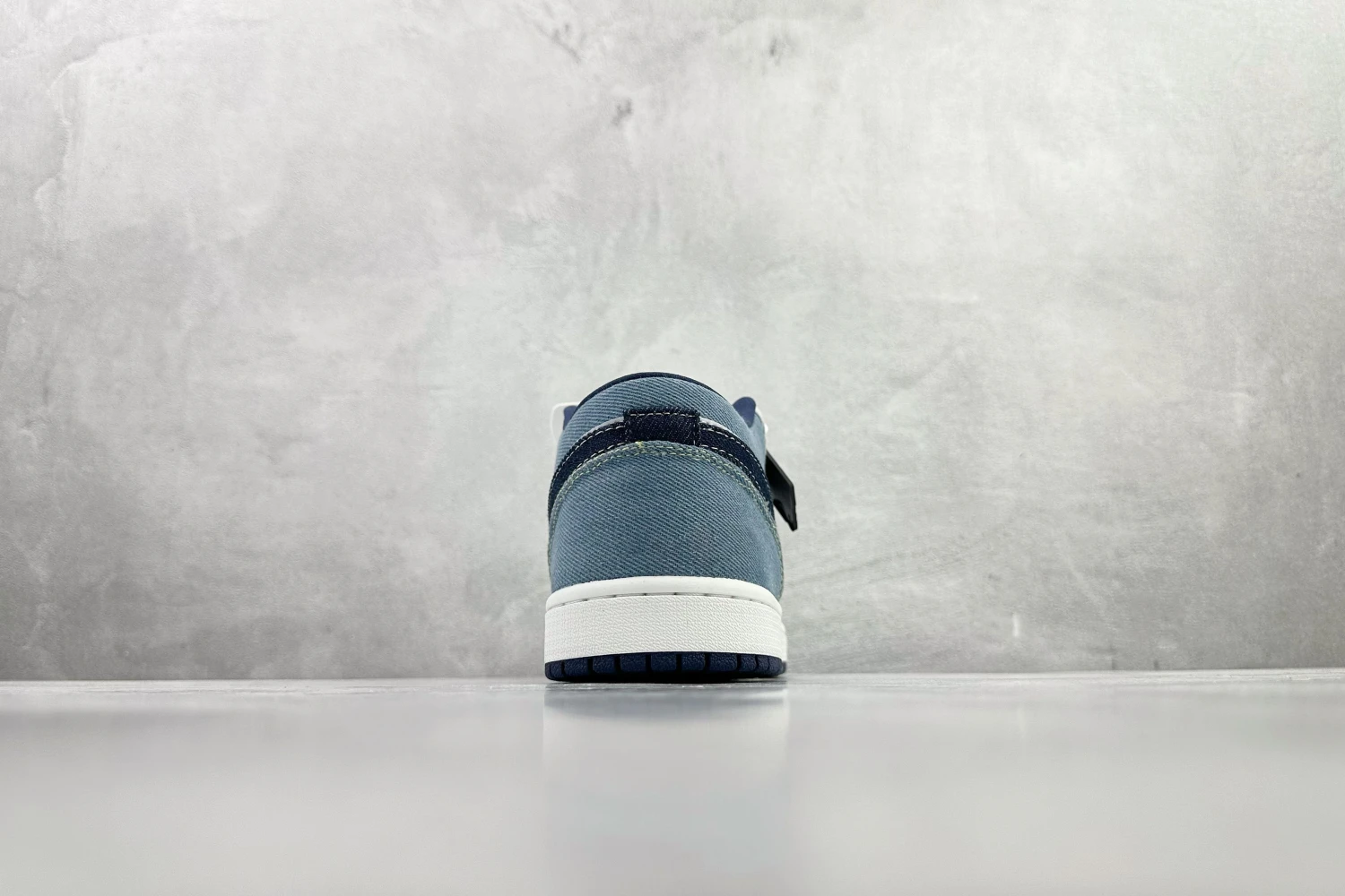 Air Jordan Low Coastal Mist