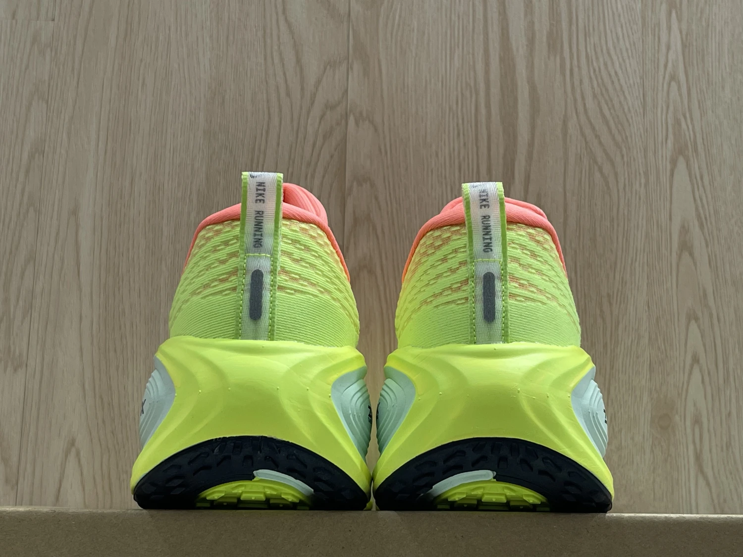 Nike Run Vomero Plus – Volt Yellow / Hyper Pink / Black