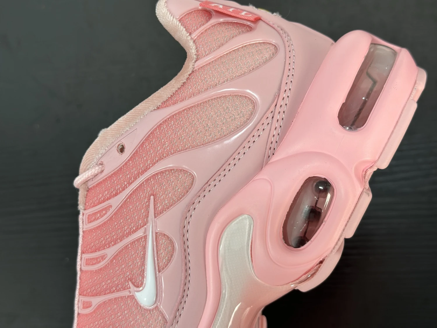 Nike Air Max Plus TN Sneakers – Pink