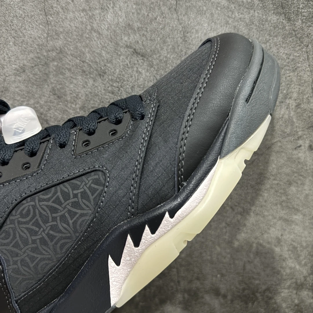 Air Jordan 5 Retro "Black Metallic" Sneakers – Black/Silverai