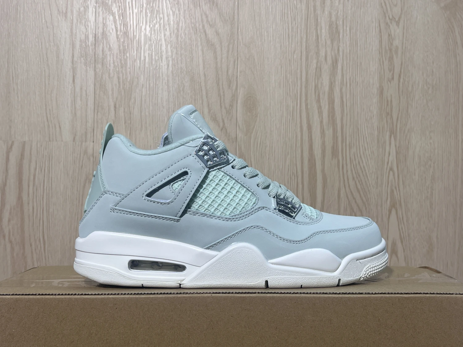 Air Jordan 4 Retro Pure Platinum Sneaker – Clean Luxury Edition