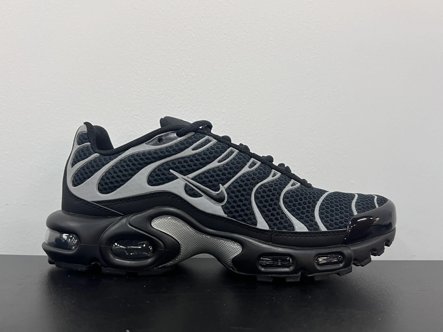 Nike Air Max Plus TN – Black & Silver