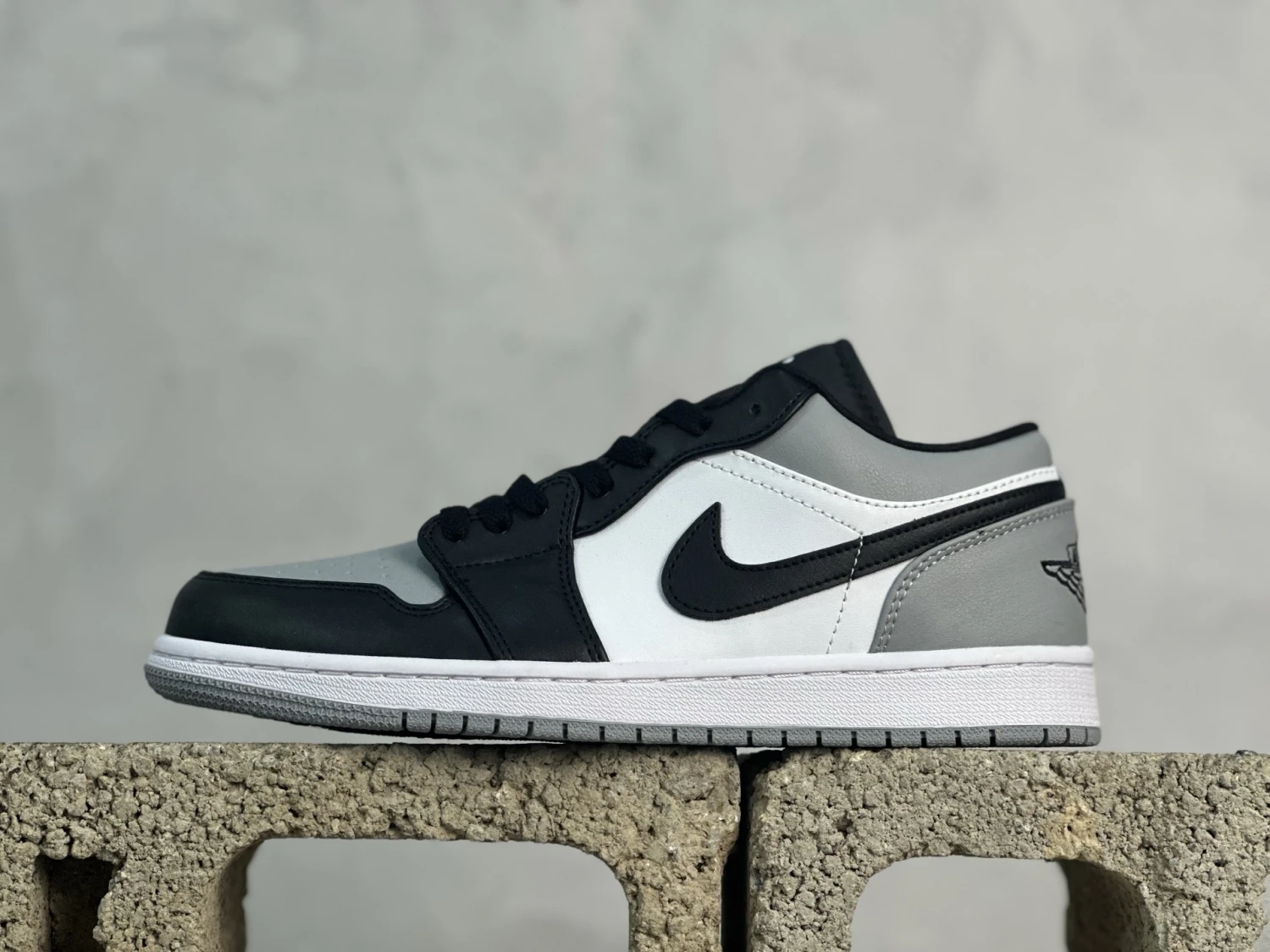Air Jordan Low – Cool Grey Edition