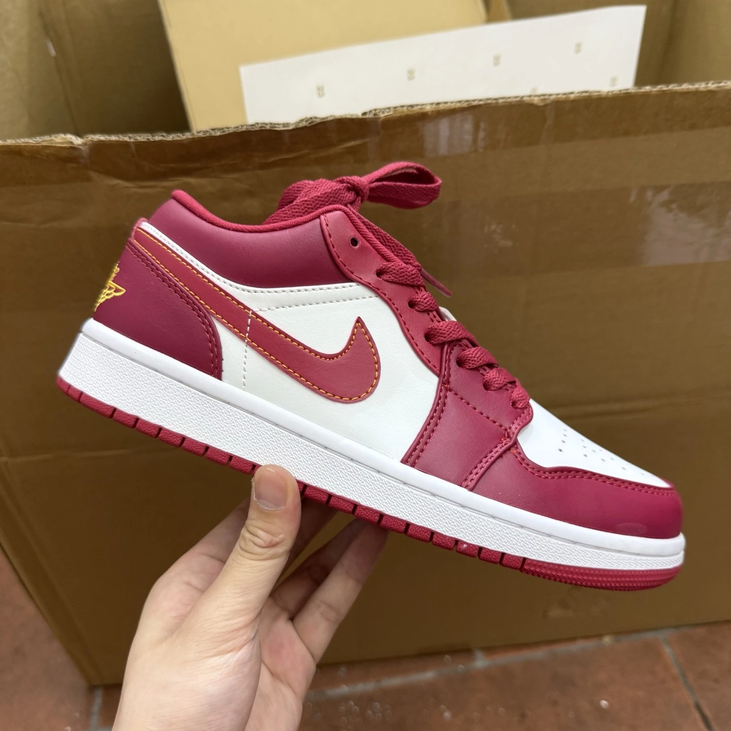 Air Jordan Low – Burgundy White Edition