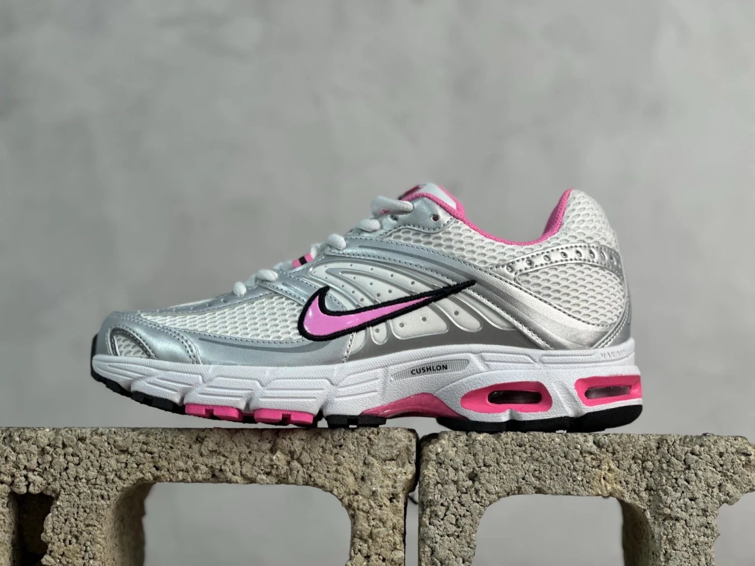 Nike Air Max Moto 2K – White, Metallic Silver & Pink