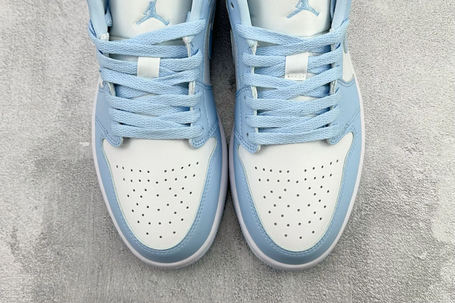 Air Jordan Low Sky Blue