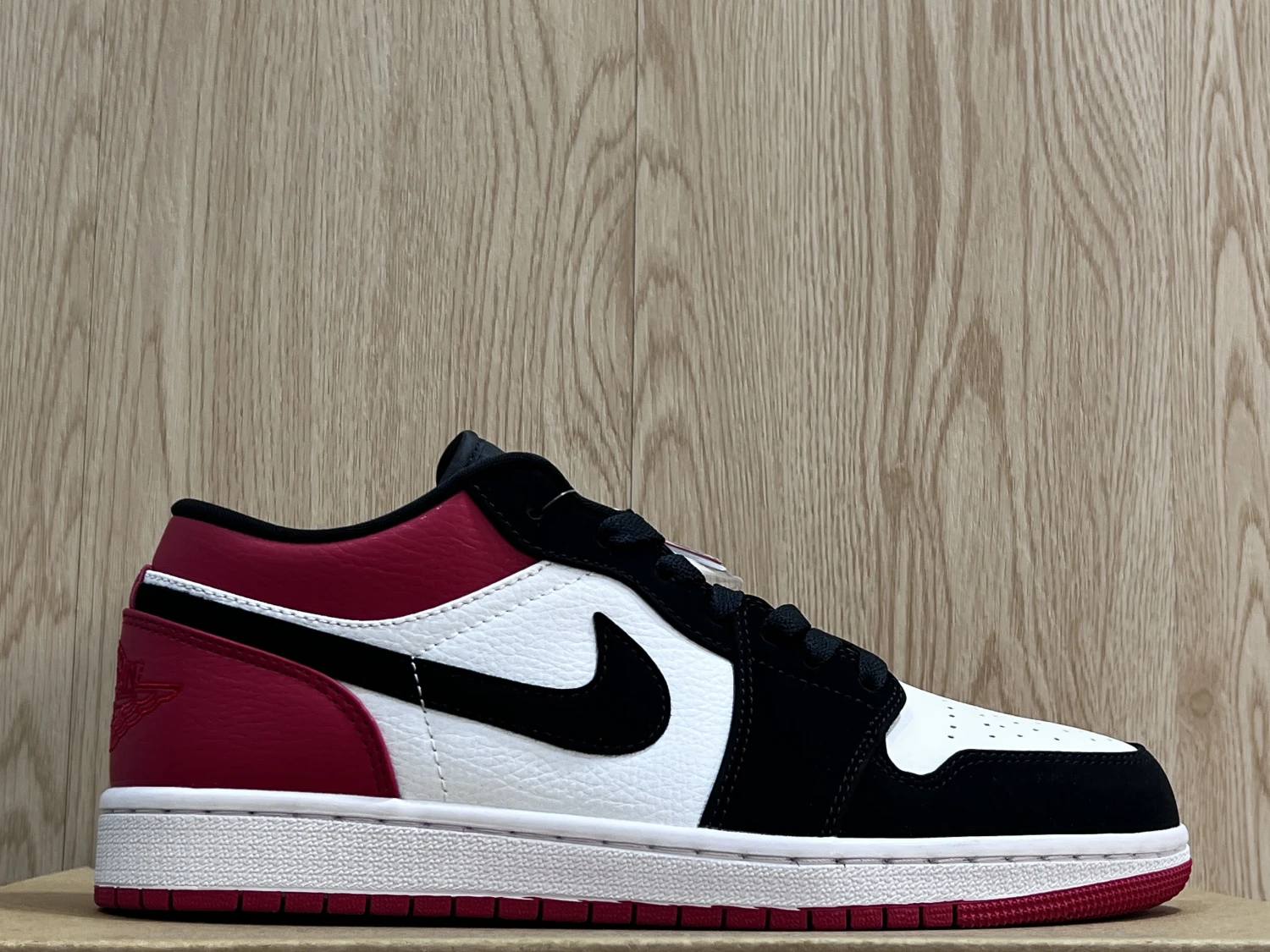 Nike Air Jordan 1 Low Black Toe Red Sneaker