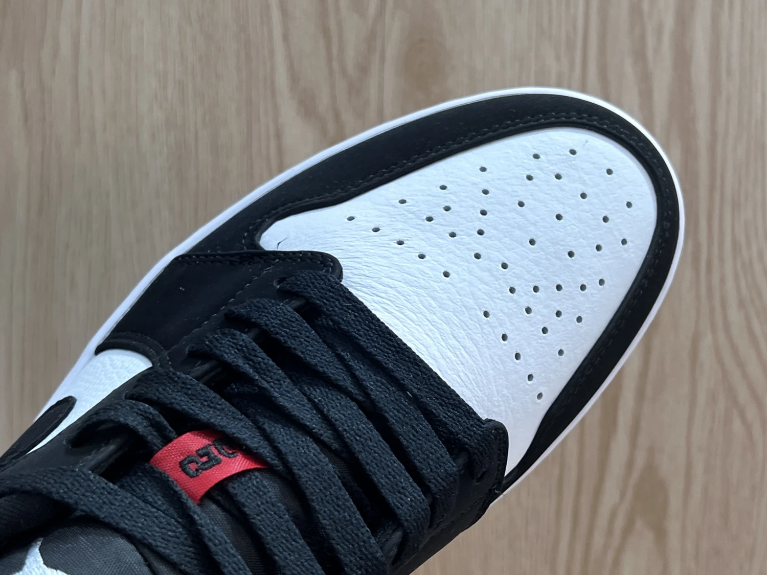 Nike Air Jordan 1 Low Black Toe Red Sneaker