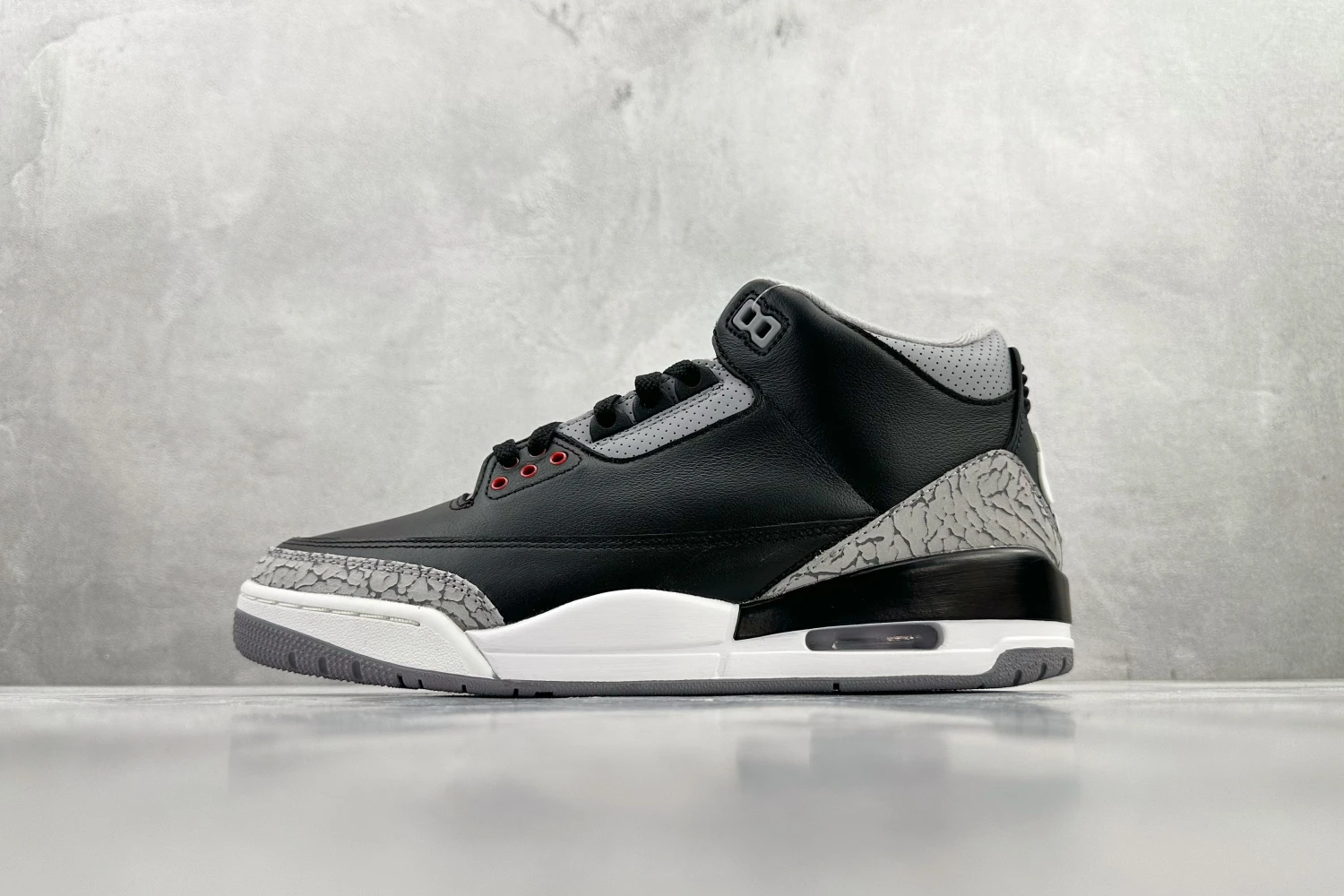Air Jordan Retro – Black, Grey & Red Sneakers