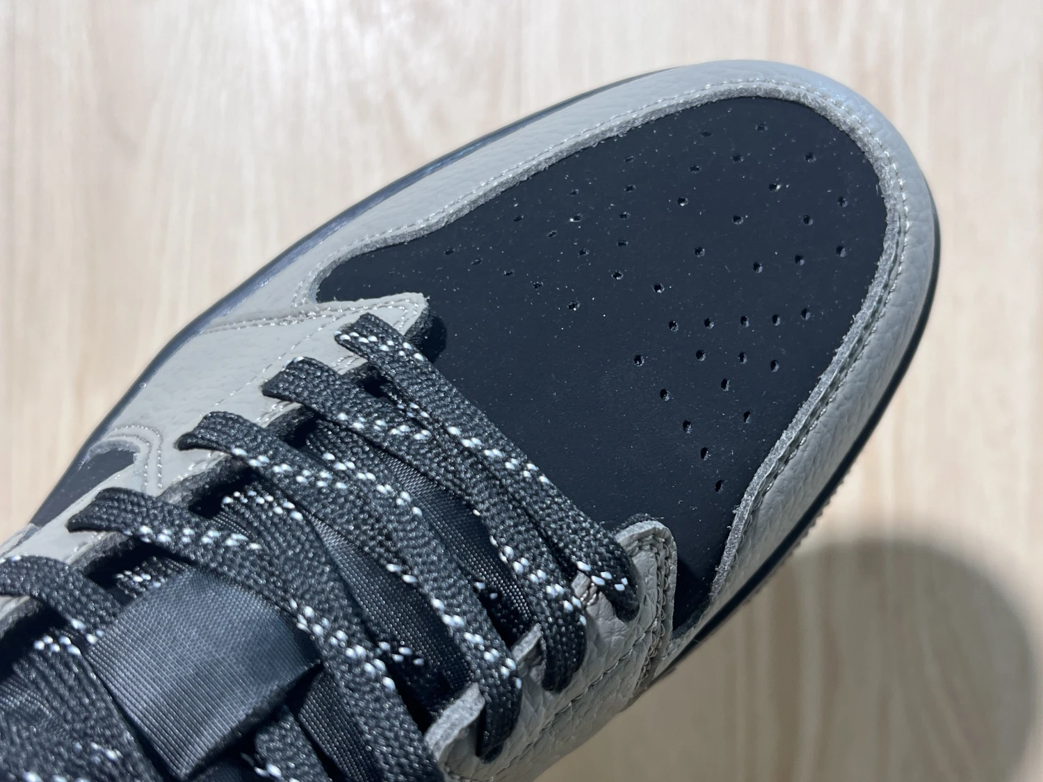 Air Jordan 1 Low Shadow Grey Sneaker – Classic Streetwear Edition