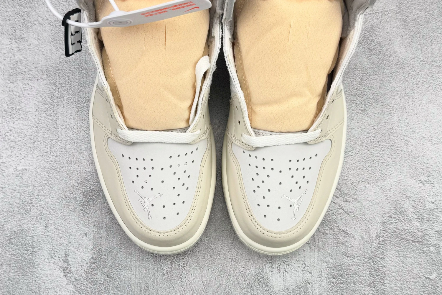 Nike Air Jordan Low Triple White