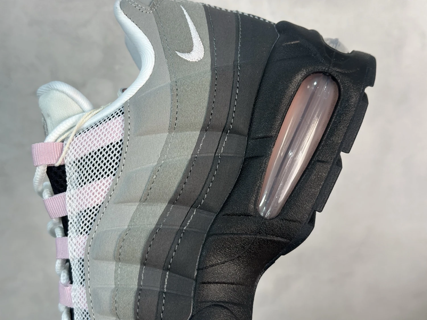 Nike Air Max 95 Sneakers – White, Black, Grey & Soft Pink