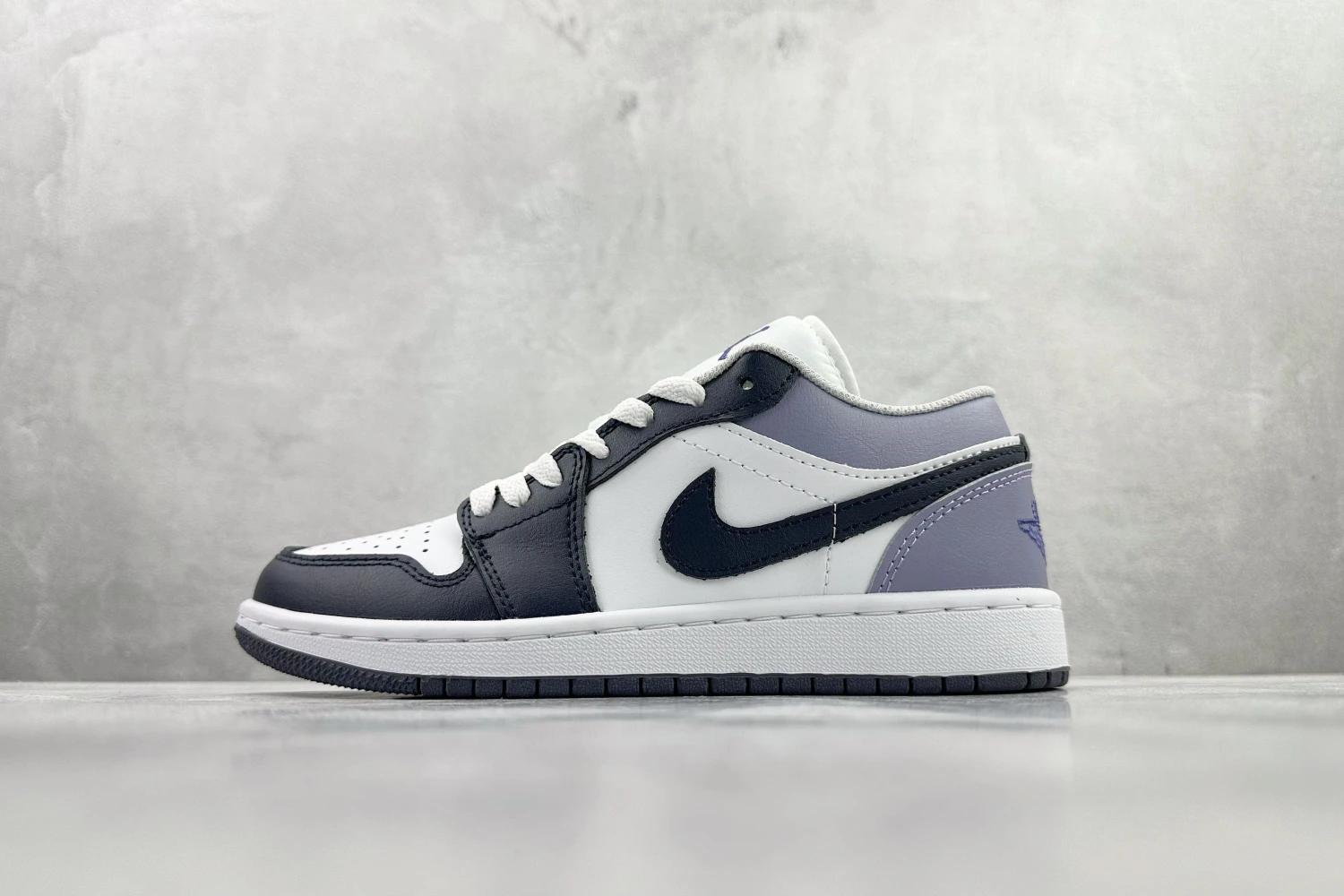 Jordan Black, White & Purple Sneaker
