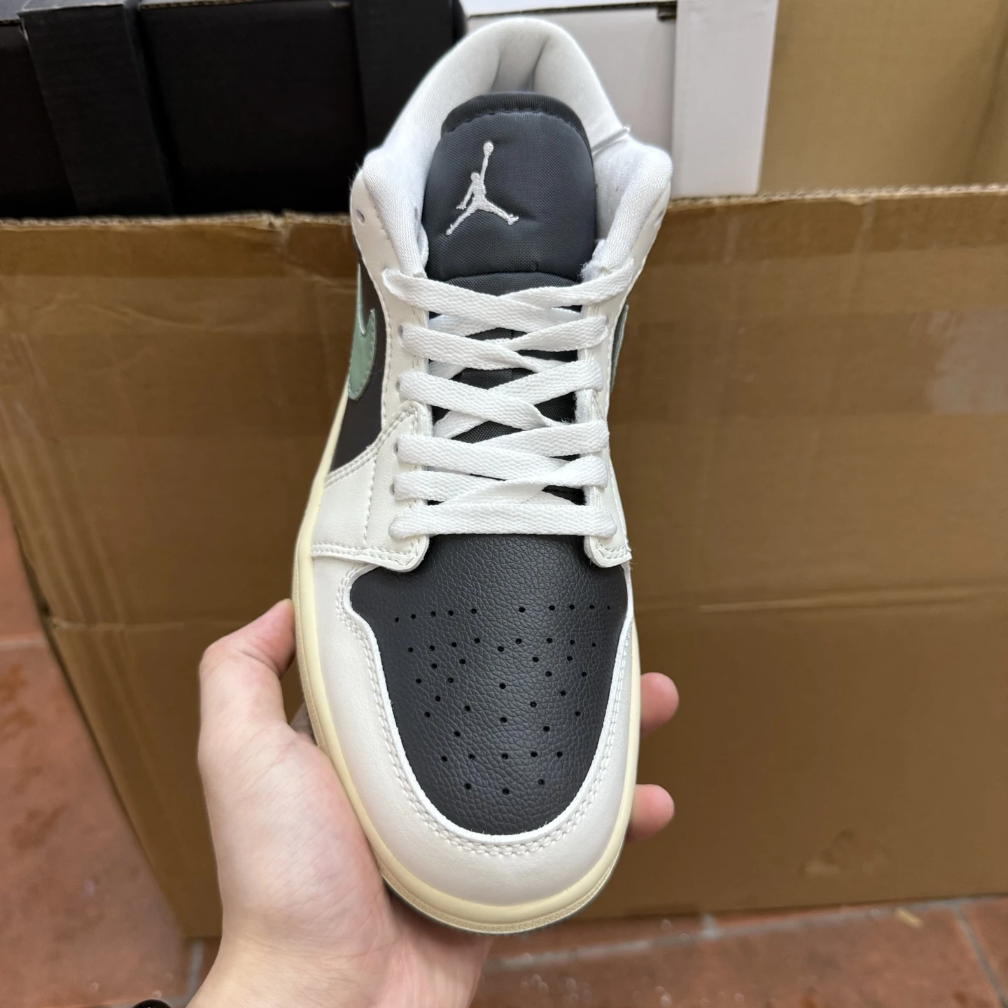 Air Jordan Low – Vintage Black Cream Edition