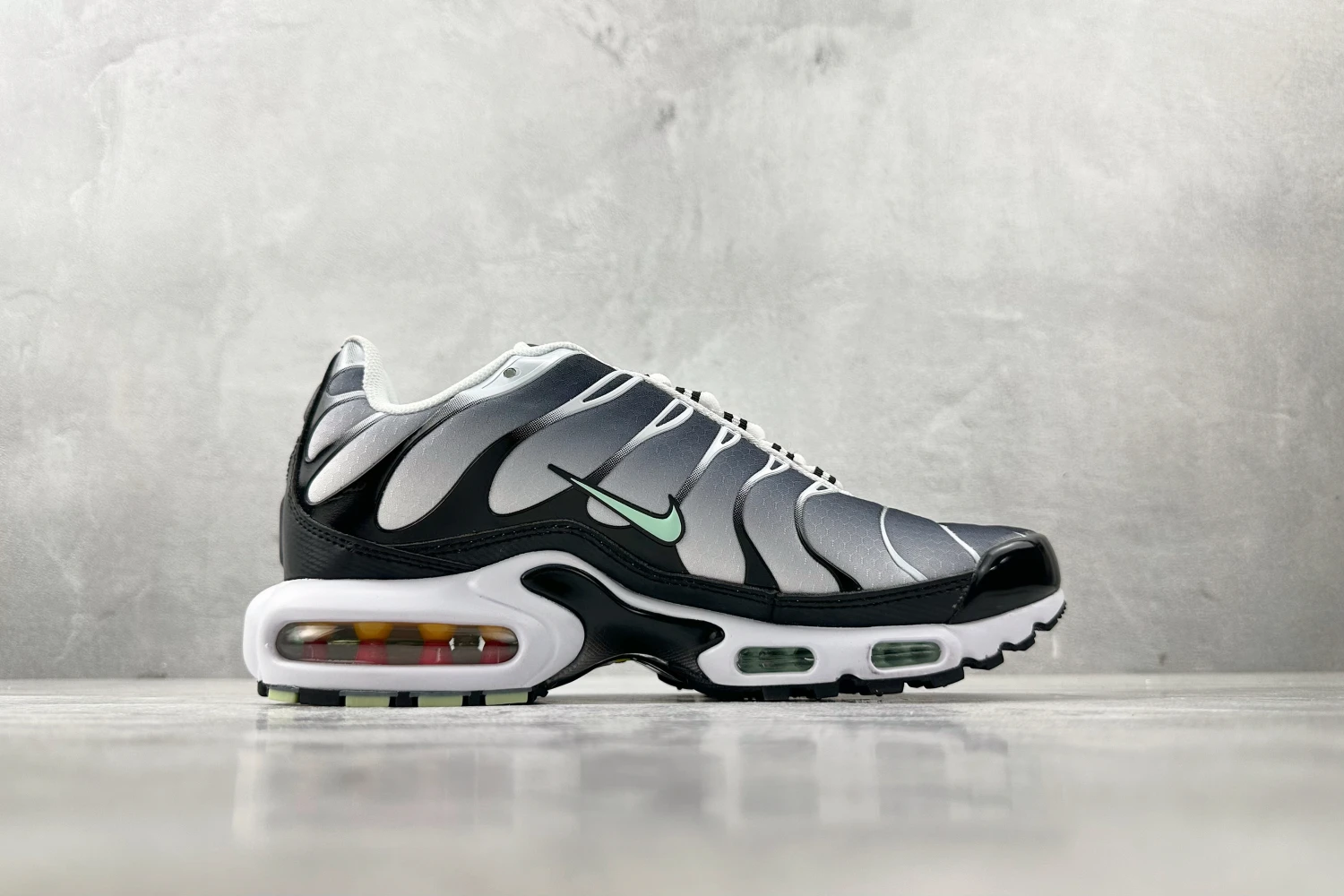 Nike Air Max Plus TN Grey Gradient Mint Accent Sneakers